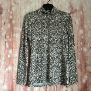 J. McLaughlin Gray Leopard Animal Print Fitted Turtleneck Size S